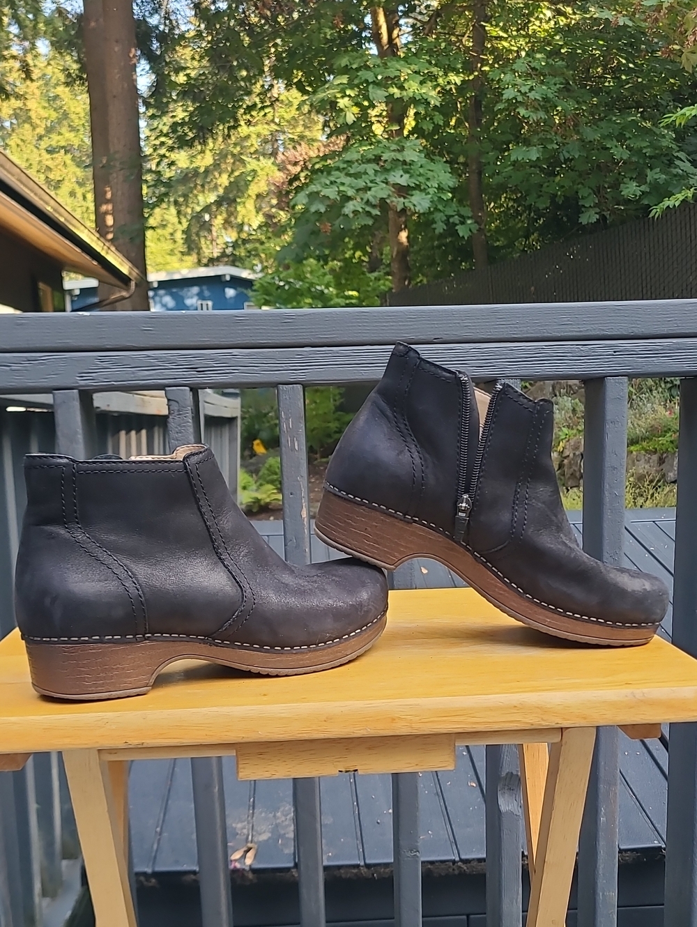 Dansko Classic Black Leather Women's Ankle Boots - Versatile Daily Style Size 38